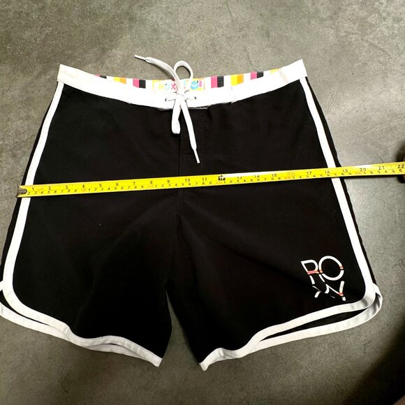 ROXY WOMEN'S BOARD SHORTS BLACK WITH WHITE TRIM SIZE 5 JUNIORS - Picture 12 of 14